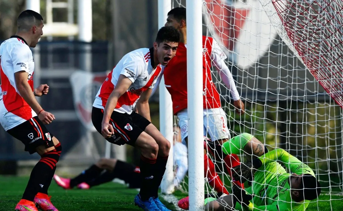 Otro grito de gol para el delantero de la Reserva.