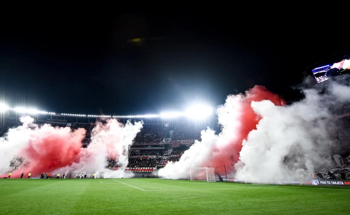 Recibimiento impresionante en el Estadio Monumental.