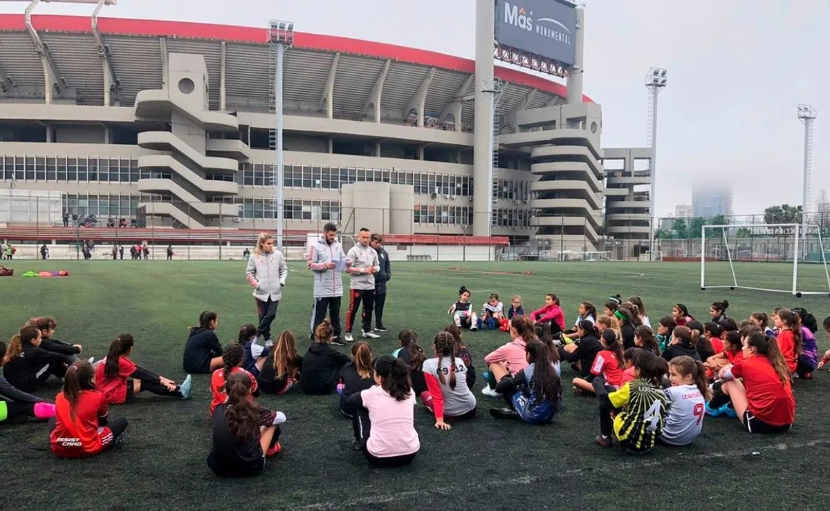 Más de 2500 chicas se anotaron para probarse en River y el 70% concurrió a las pruebas.