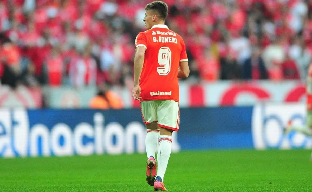 Braian Romero debutó con la camiseta del Inter en la goleada por 3 a 0 ante Atlético Mineiro.
