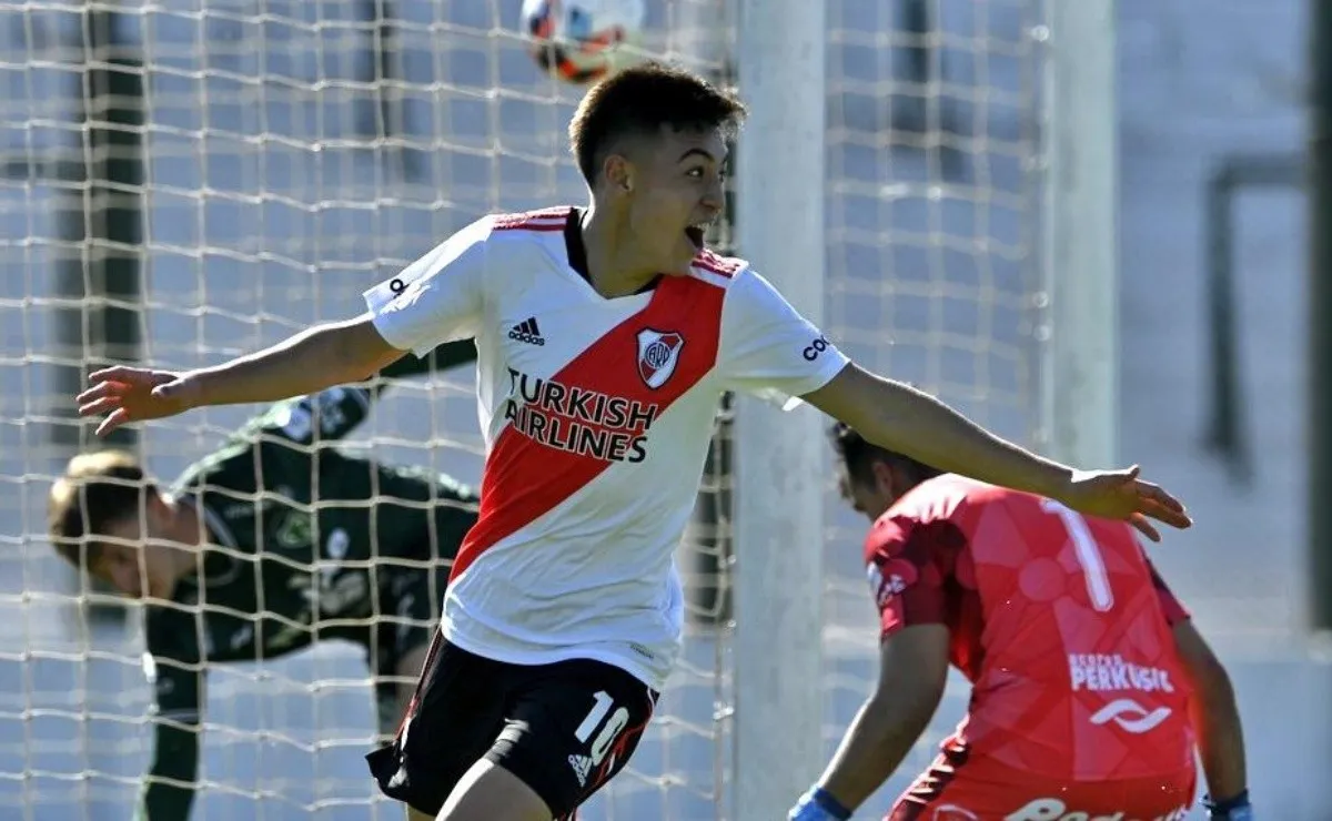 El Millonario le ganó 1-0 a Sarmiento en condición de visitante.