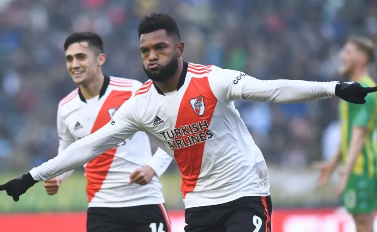 El Millonario goleó 3-0 a Aldosivi en Mar del Plata.