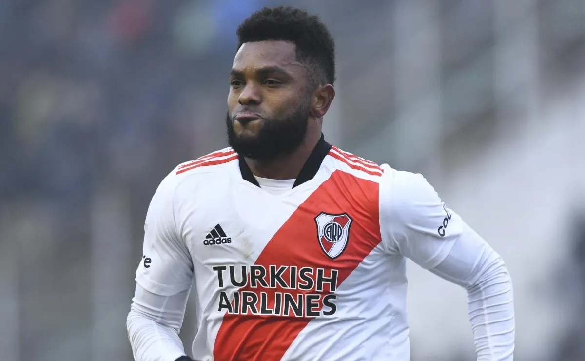 Miguel Borja jugó un partidazo y marcó su primer gol en River