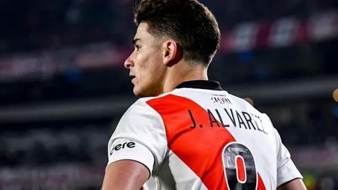 Se subasta la camiseta de Julián Álvarez.