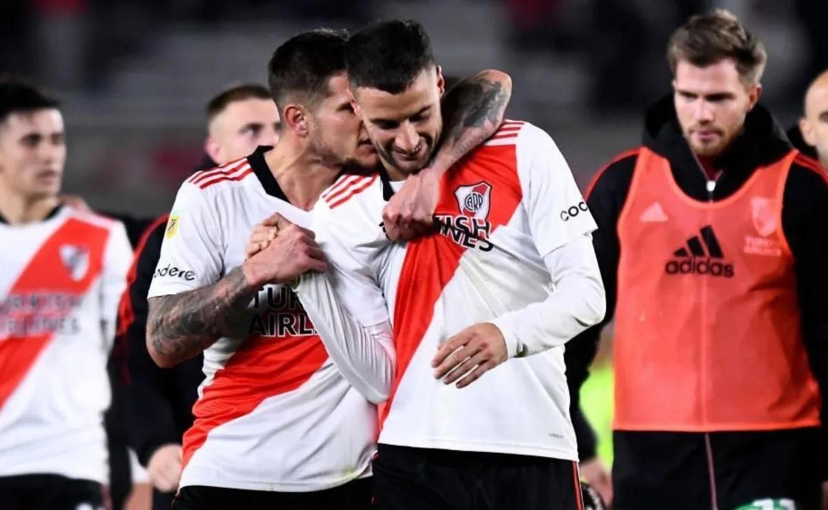 Las felicitaciones de Zucu para Mammana luego de su gran actuación ante el Lobo.