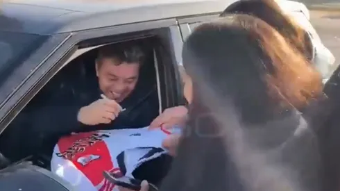 El Muñeco y otro gran gesto con los hinchas de River.