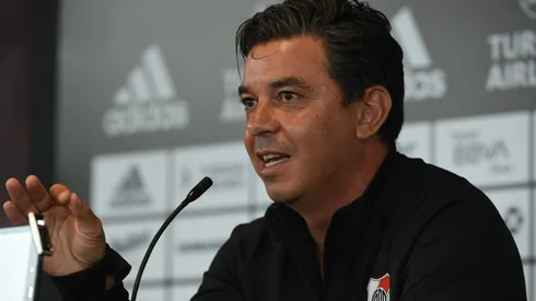 El entrenador de River habla desde el predio de Ezeiza. Seguilo en vivo.