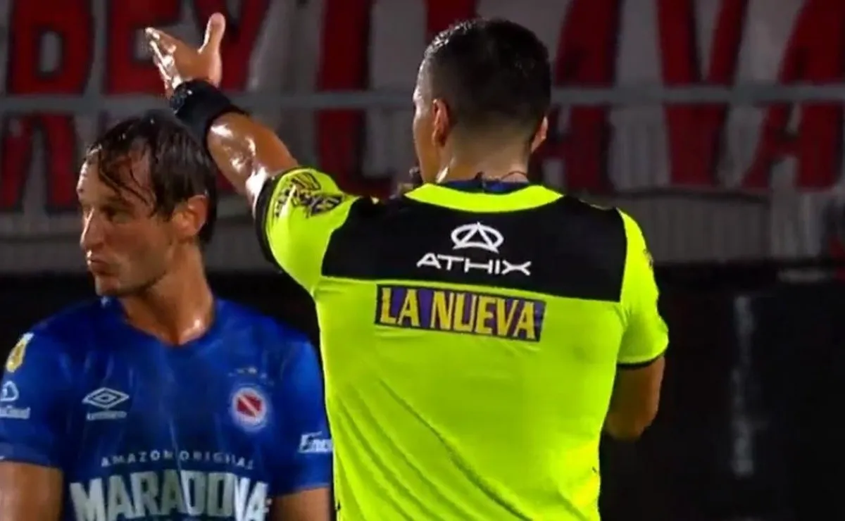 La LPF designó los árbitros para la fecha 9 del torneo.