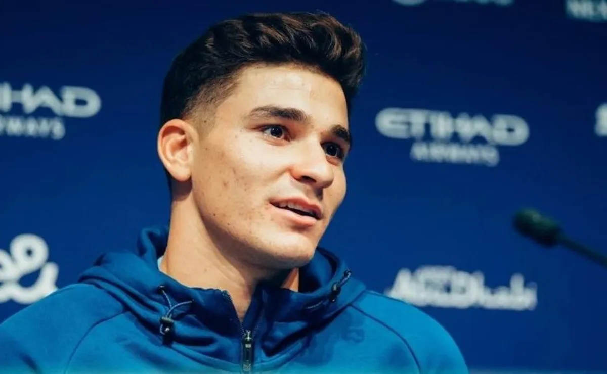 Julián fue presentado como nuevo refuerzo del City y aguarda su debut.