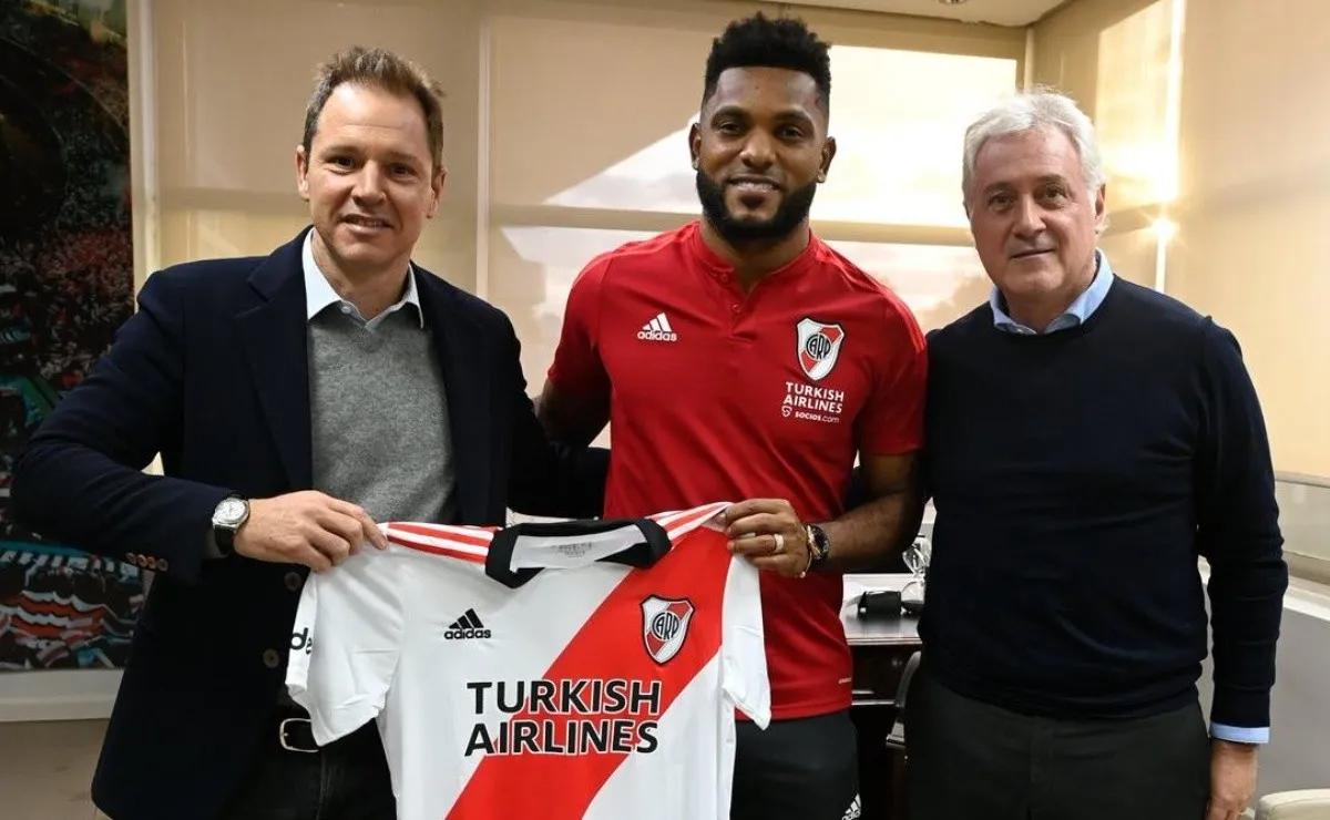 Miguel Borja fue presentado como nuevo jugador del Más Grande
