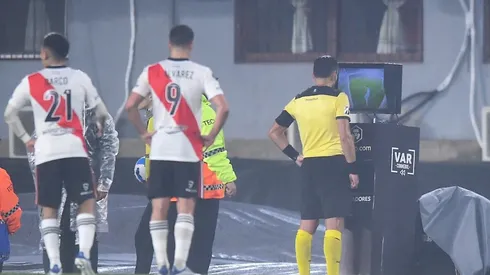 La tecnología se empecinó en buscar hormigas y despojó a River de igualar la serie.