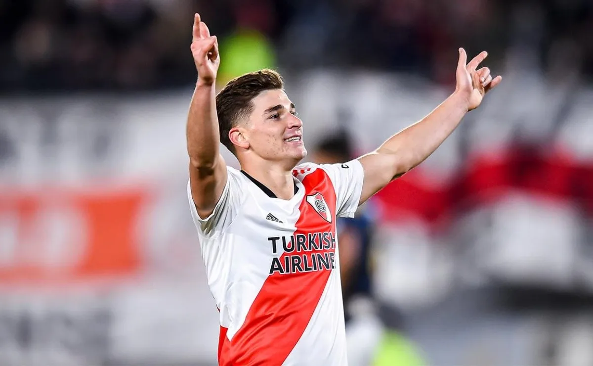 Julián Álvarez jugará ante Vélez su último partido con la camiseta de River, luego de irá a Manchester City.