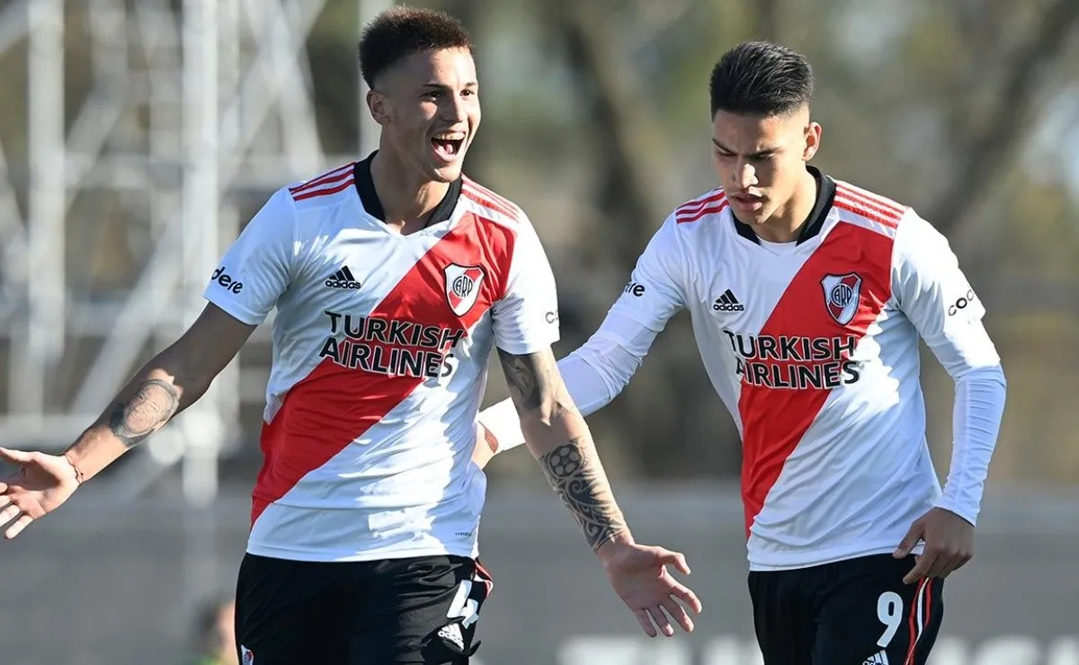 Guillén grita su gol ante Huracán.