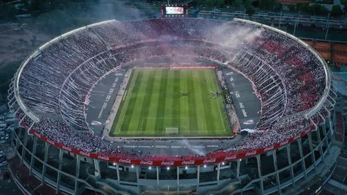 "En casa y con nuestra gente", así River empezó a palpitar el partido con Vélez en redes sociales.