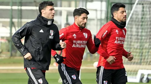 Paradela, Casco y Enzo Pérez hicieron trabajos regenerativos, junto con el resto de los que jugaron desde el arranque ante Vélez.