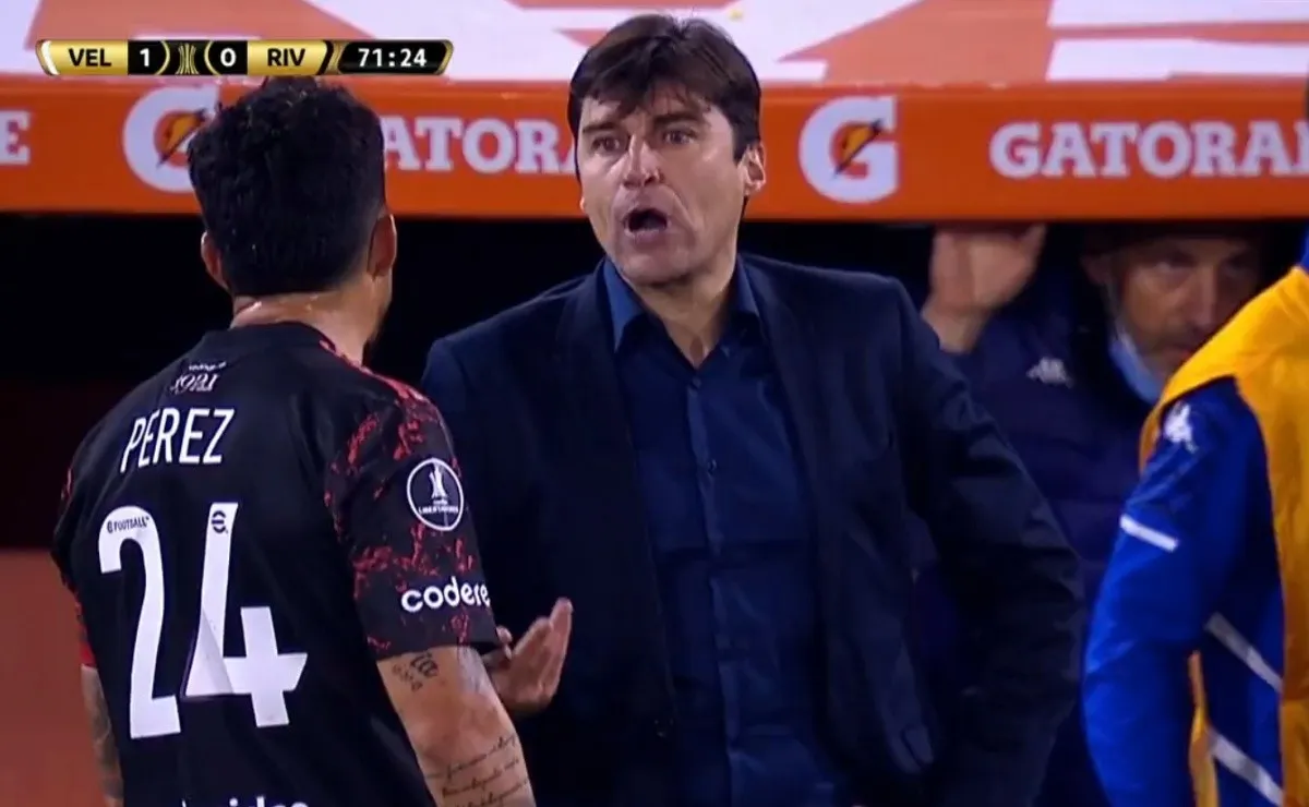 El DT de Vélez y el capitán de River protagonizaron un picante cara a cara en Liniers.