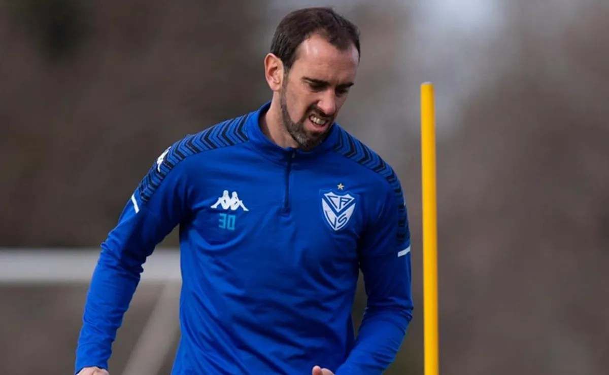 Diego Godín, refuerzo de Vélez, palpitó el cruce por los octavos de final de la Copa Libertadores ante River y además elogió a Gallardo y comparó al Millonario con el Atlético Madrid.