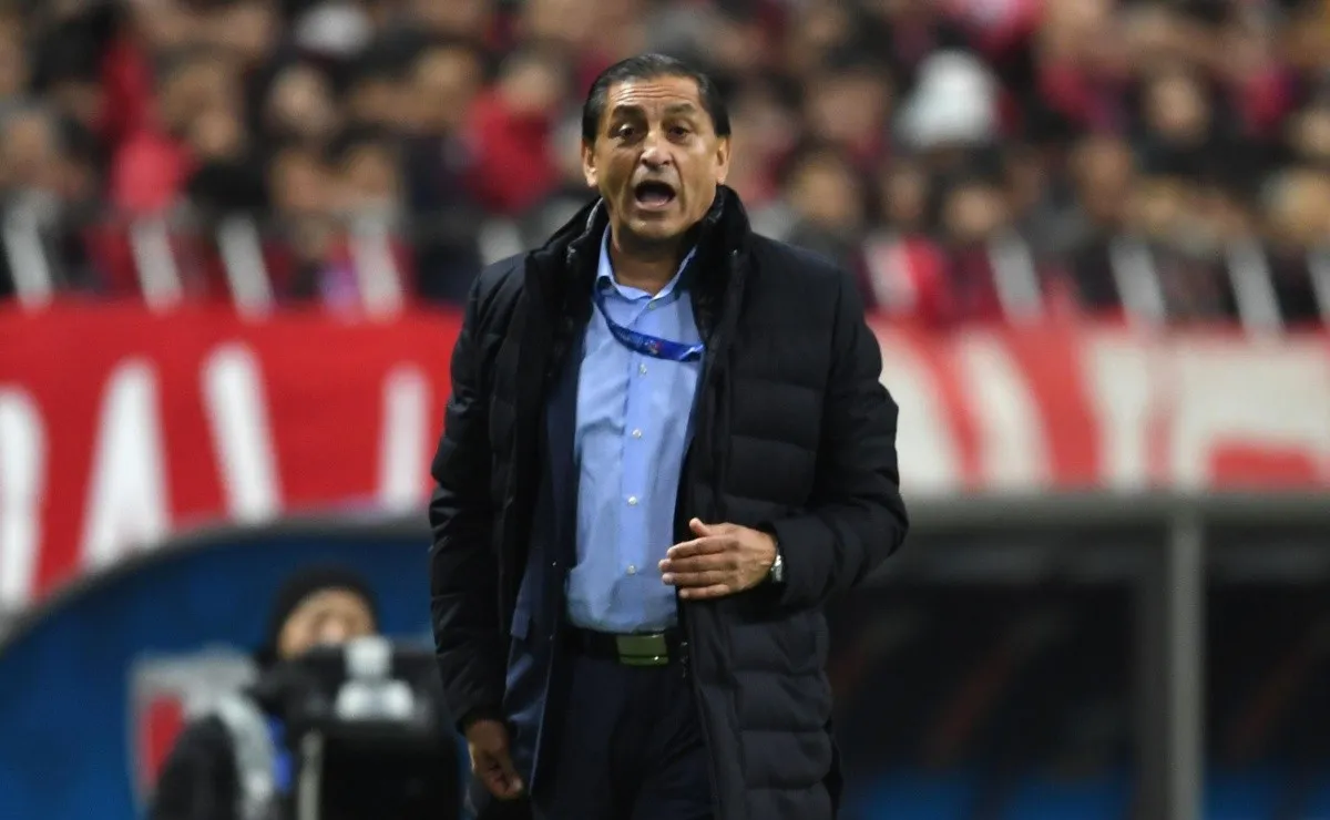 Ramón agarró al Al Hilal a 18 puntos de la cima del torneo y lo terminó sacando campeón.