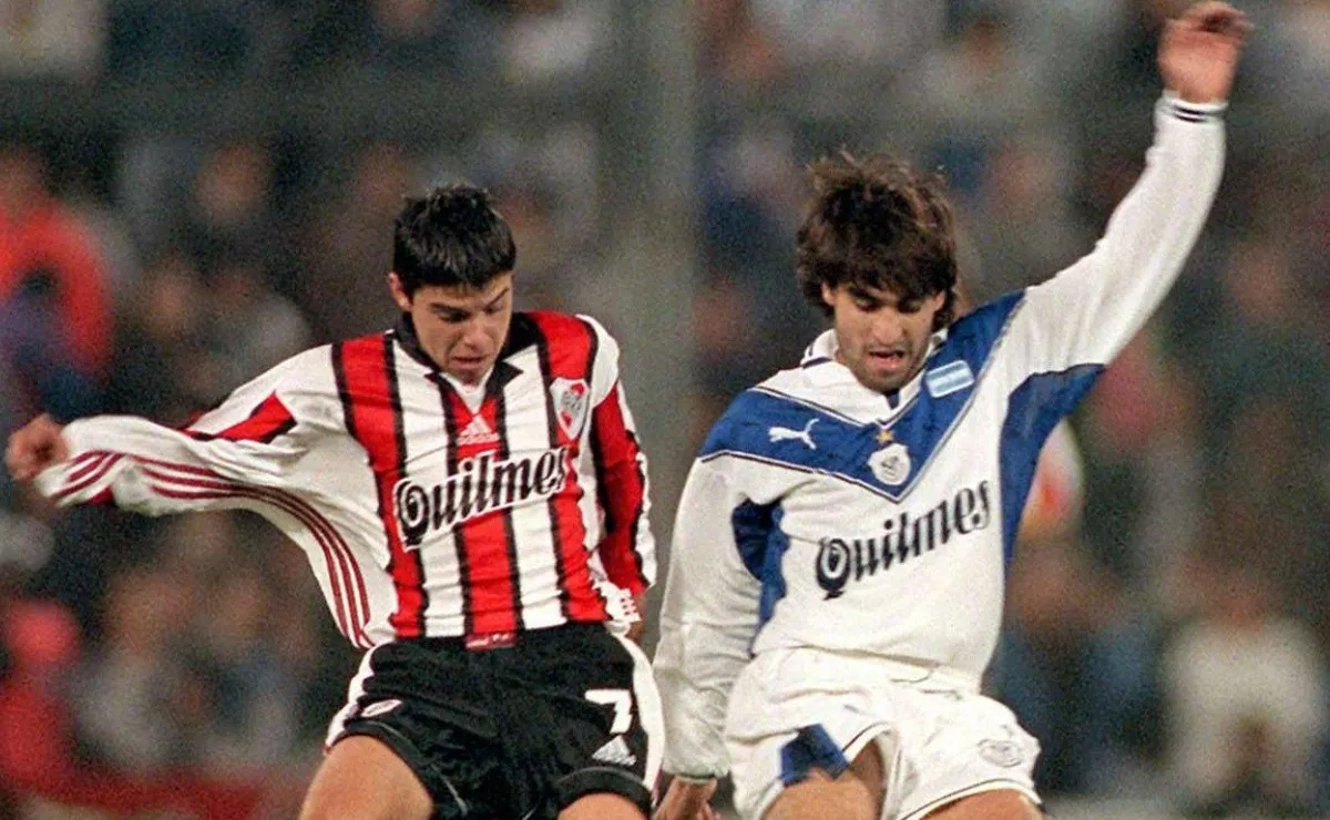 El Conejo Saviola fue protaginosta de uno de los últimos cara a cara con el Fortín en la Libertadores.