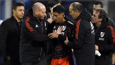 Aliendro solo pudo estar media hora en cancha y fue reemplazado a raíz de un fuerte golpe en la cabeza.