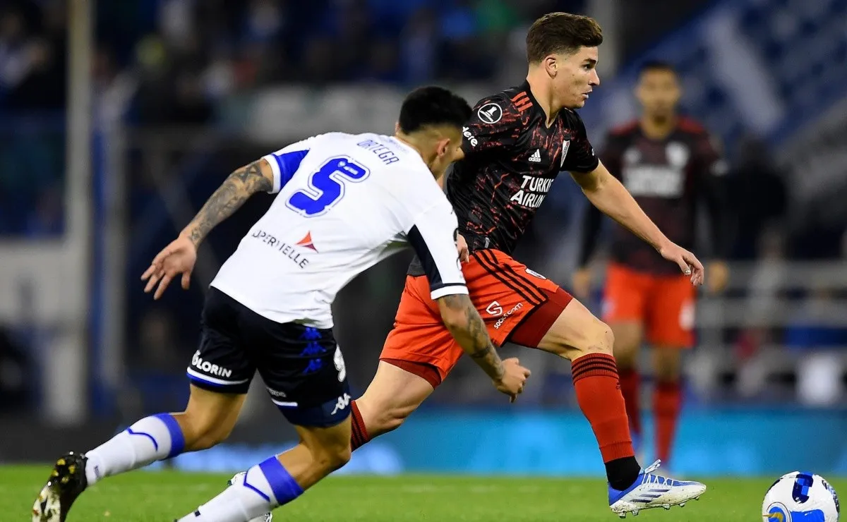 River enfrentó a Vélez en Liniers por el partido de ida de los octavos de final de la Copa Libertadores.