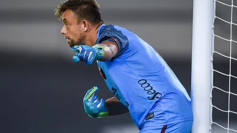 Leonardo Burián, flamante refuerzo de Vélez, habló de la serie de octavos de final de Copa Libertadores que se viene contra River y afirmó que los de Gallardo no llegan en su mejor momento.