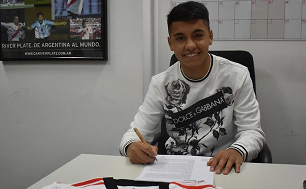 Esteban Fernández, una de las promesas de la Reserva, extendió su contrato con River hasta diciembre de 2024.