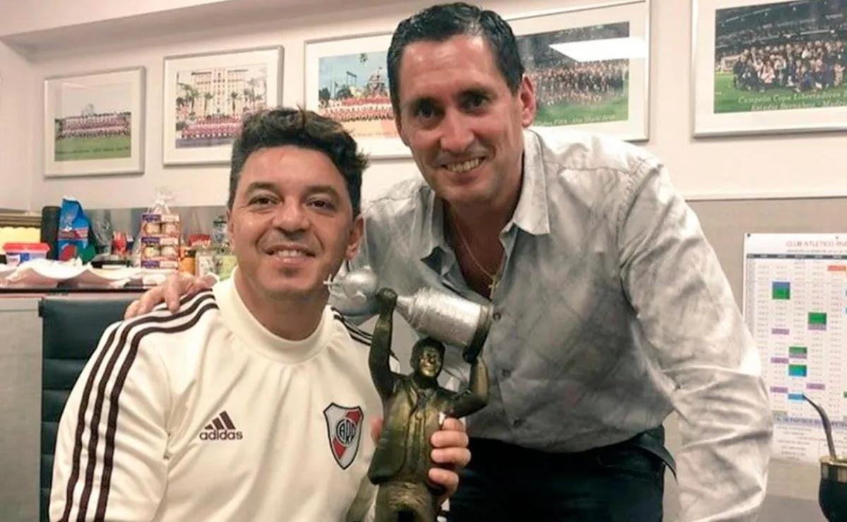 Gallardo junto a Carlos Trillo.