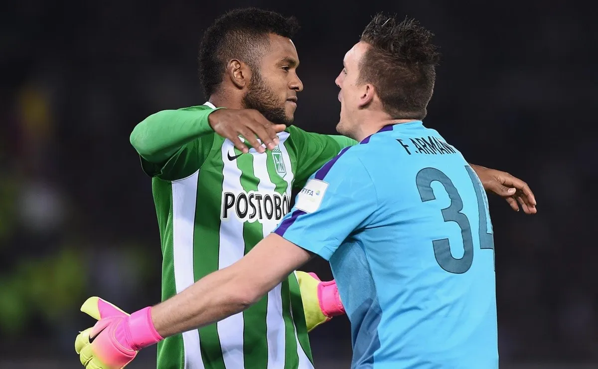 El abrazo de Armani y Borja en tiempos de Atlético Nacional