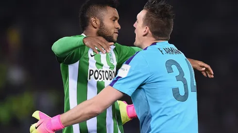El abrazo de Armani y Borja en tiempos de Atlético Nacional