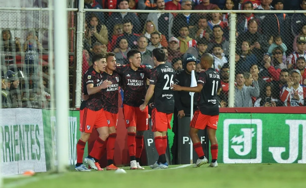 River logró una necesitada victoria en Santa Fe ante Unión.