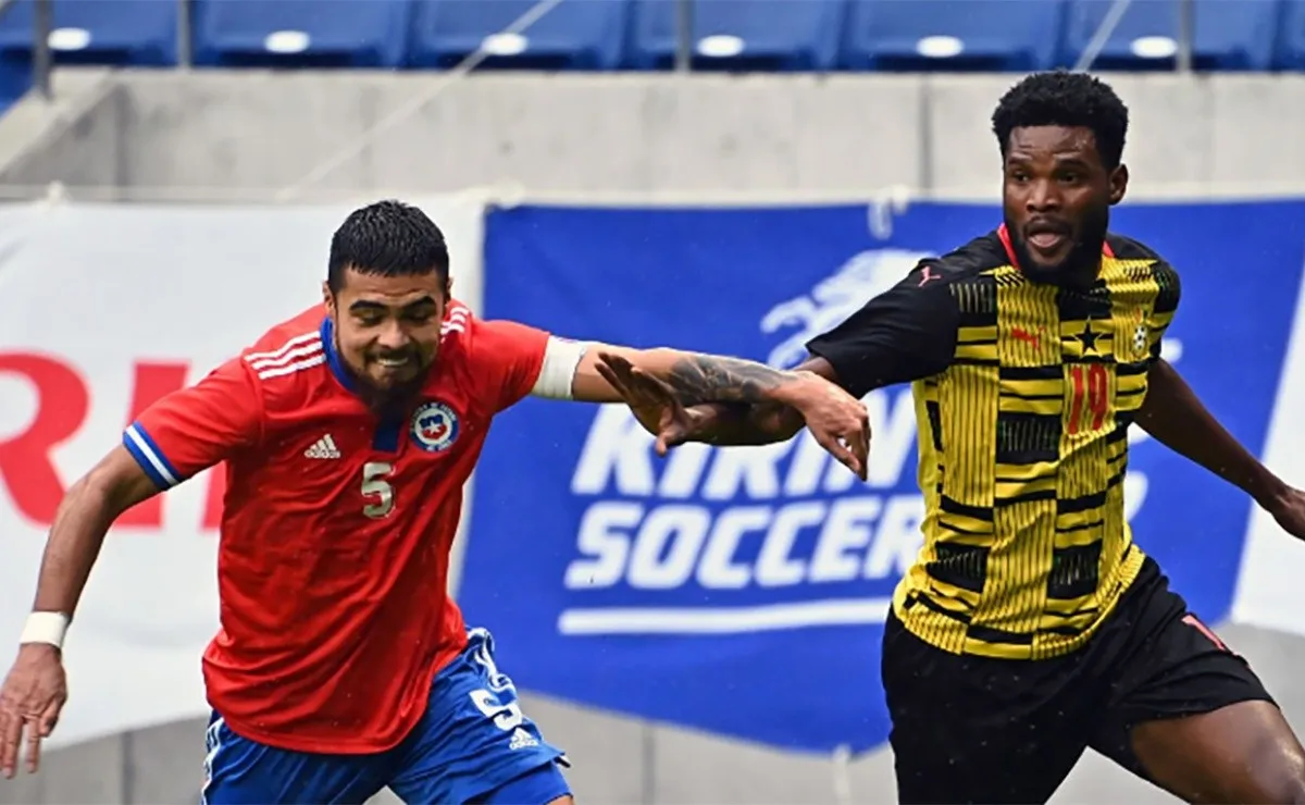 Con la camiseta número 5, Paulo fue titular en los tres partidos de Chile durante la gira por el continente asiático.
