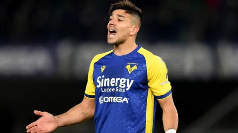 El delantero tuvo un año magnífico con el Hellas Verona y seguirá ligado al club italiano.