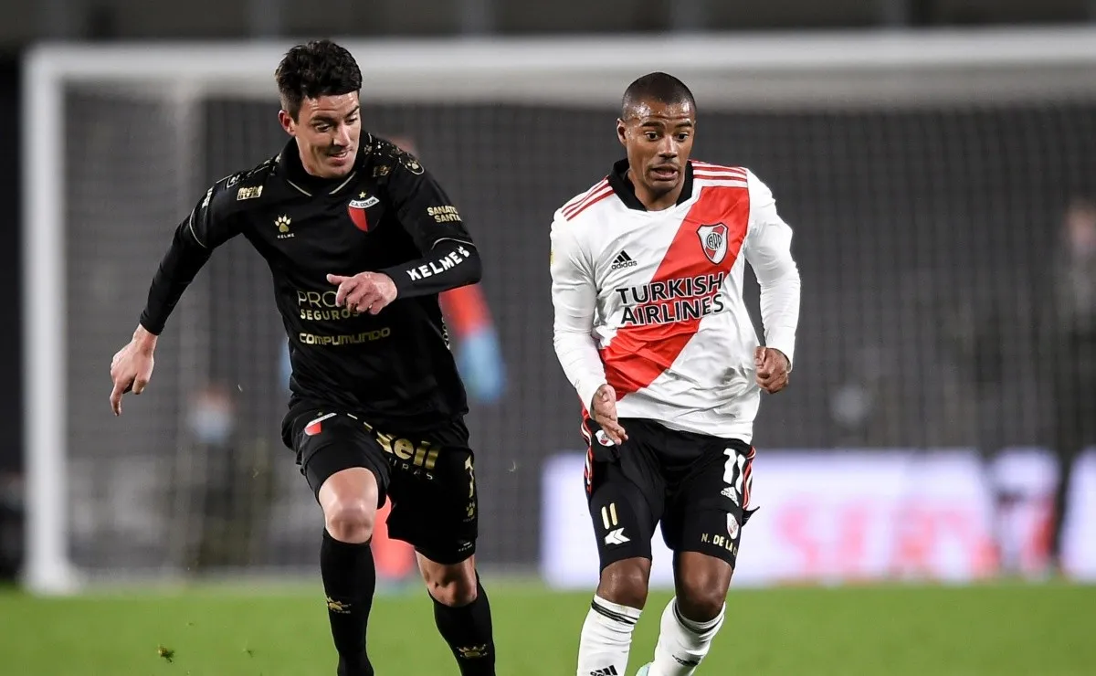 Nicolás De La Cruz volvió de la fecha FIFA y será titular en Santa Fe.