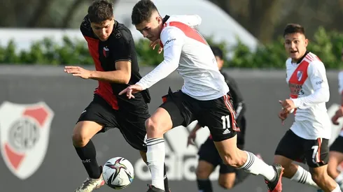 El Millonario cayó derrotado ante Colón en la fría mañana de Ezeiza.
