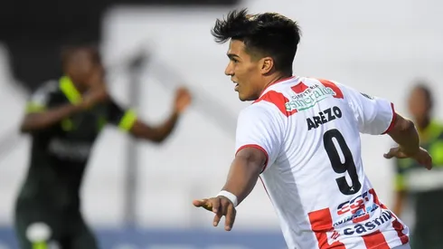 Arezo tuvo un 2021 espectacular en River Plate de Uruguay y dio el salto a Europa.