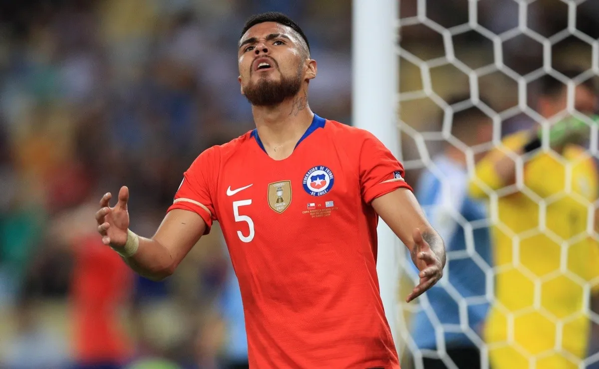 Paulo Díaz tuvo una muy fuerte discusión con un compañero chileno