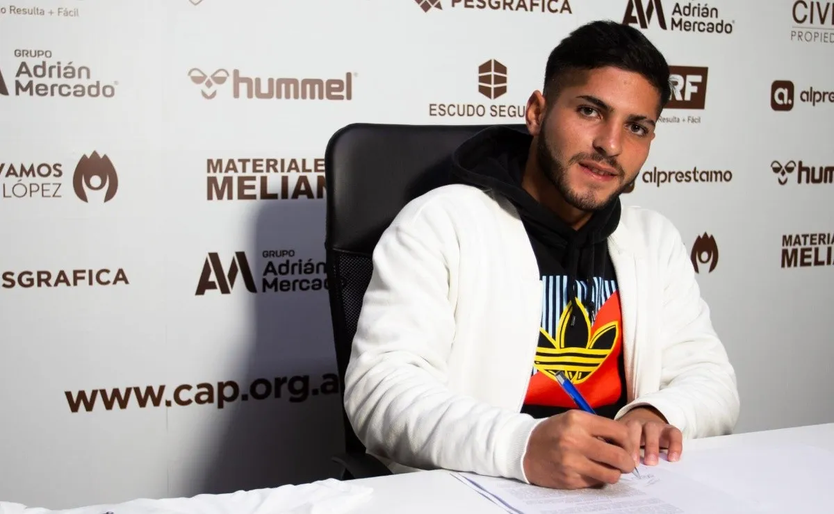 El mediocampista de River puso la firma y ya se sumó a su nuevo equipo.