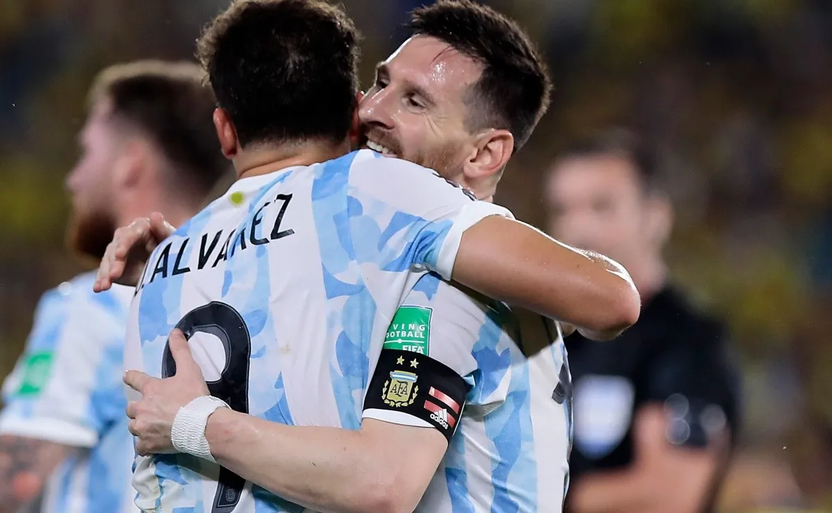Julián y Messi, la sociedad del ataque argentino para enfrentar a Estonia.