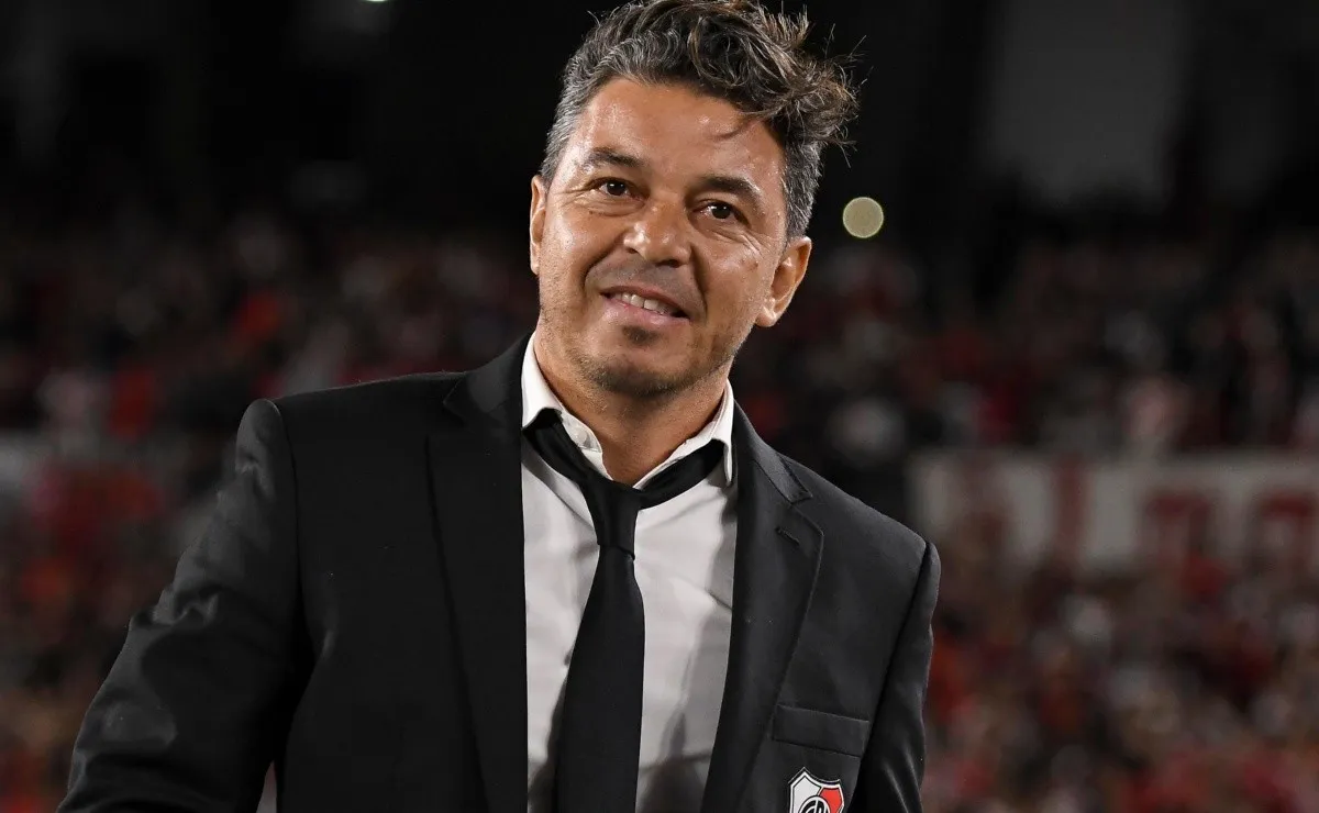 El DT de River evalúa las variantes d ecara a la lista para los octavos de final