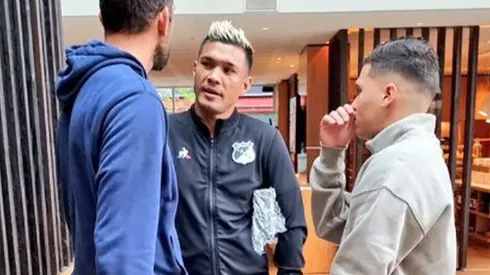 Hernán Barcos, Teo Gutiérrez y Juanfer Quintero, juntos en una charla futbolera.