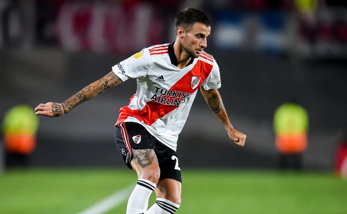 Mammana se afianzó en el lateral derecho y hoy es el titular para el Muñeco.
