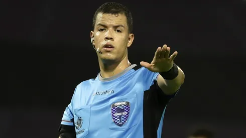 La Conmebol confirmó a los árbitros para la última fecha.