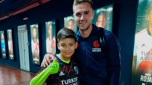 Agustín Palavecino le cumplió el sueño a Joaquín, el nene que la semana pasaba había sufrido bullyng en el colegio, le regaló su camiseta.