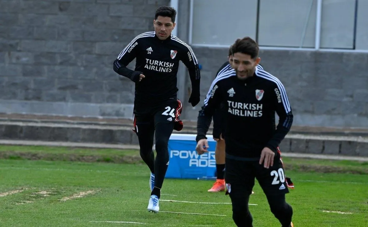 Enzo Pérez volverá ante Alianza Lima luego de cumplir la fecha de suspensión.