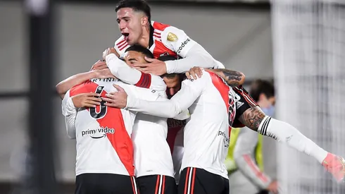 River tuvo una noche redonda ante Colo Colo y goleó 4-0 en el Monumental.