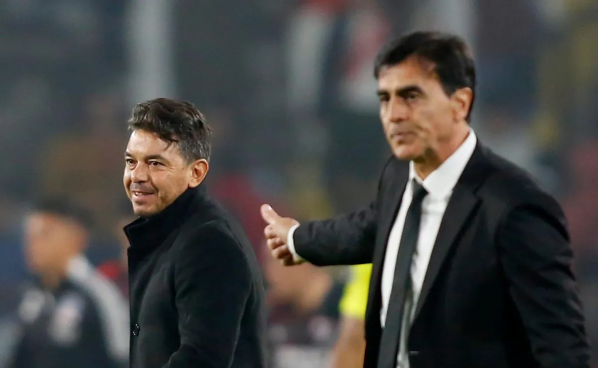 Buena onda entre ambos entrenadores en el partido de ida disputado en el Estadio Monumental de Chile.