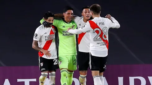 Junto al debut de Enzo en el arco, también hubo dos juveniles que saltaron a la cancha por primera vez.