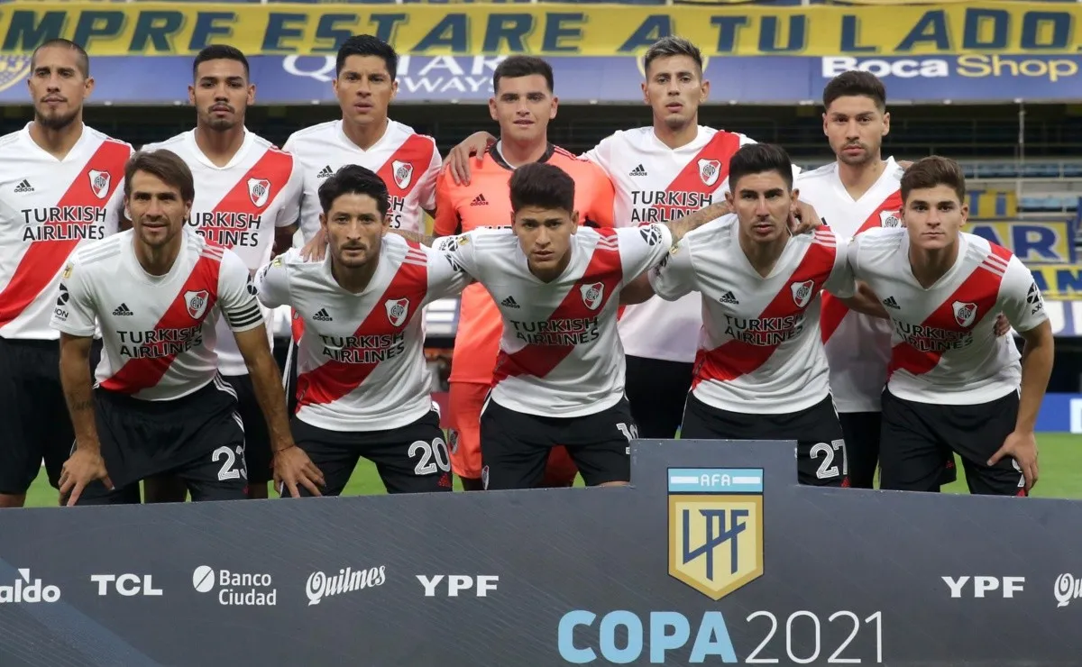 La formación de River para jugar en la Bombonera, con los masivos casos de Covid