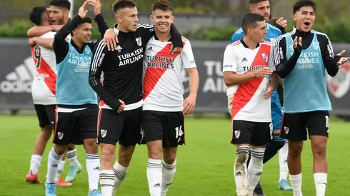River superó a Huracán en los cuartos de final de la Copa de la Liga de Reserva y avanzó a las semifinales del certamen donde se medirá ante Estudiantes.